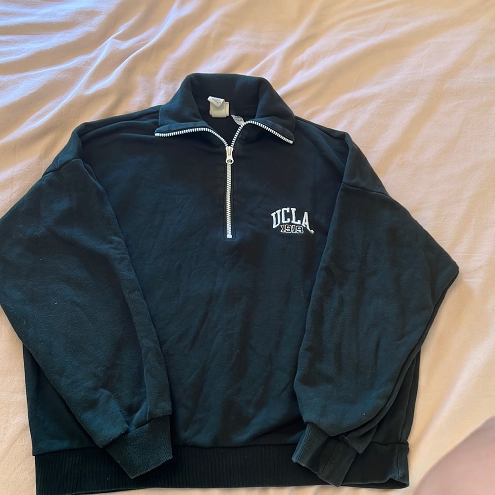Great UCLA sweater! 🤩